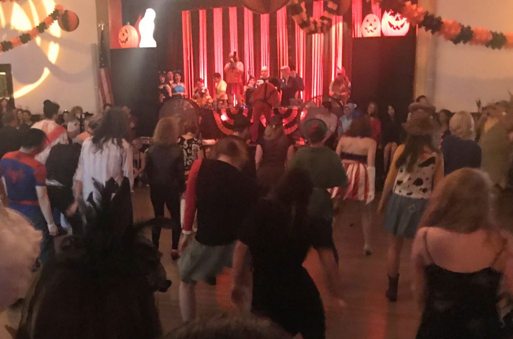 Thriller Shim Sham at the Lindygroove Haunted Halloween Ball 2018